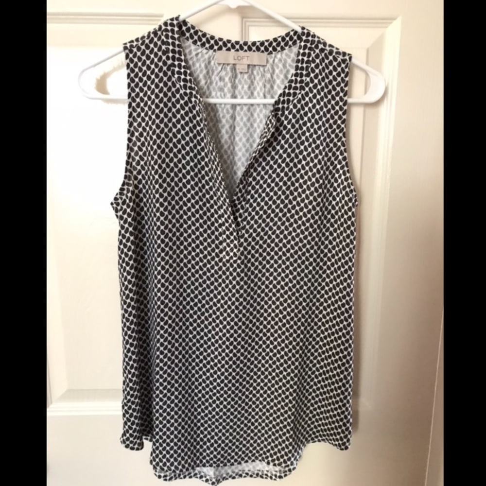 NWOT. Loft drop neck print sleeveless blouse.